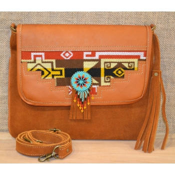 Torebka ze skóry etno w brązowym kolorze  z koralikami mullo .